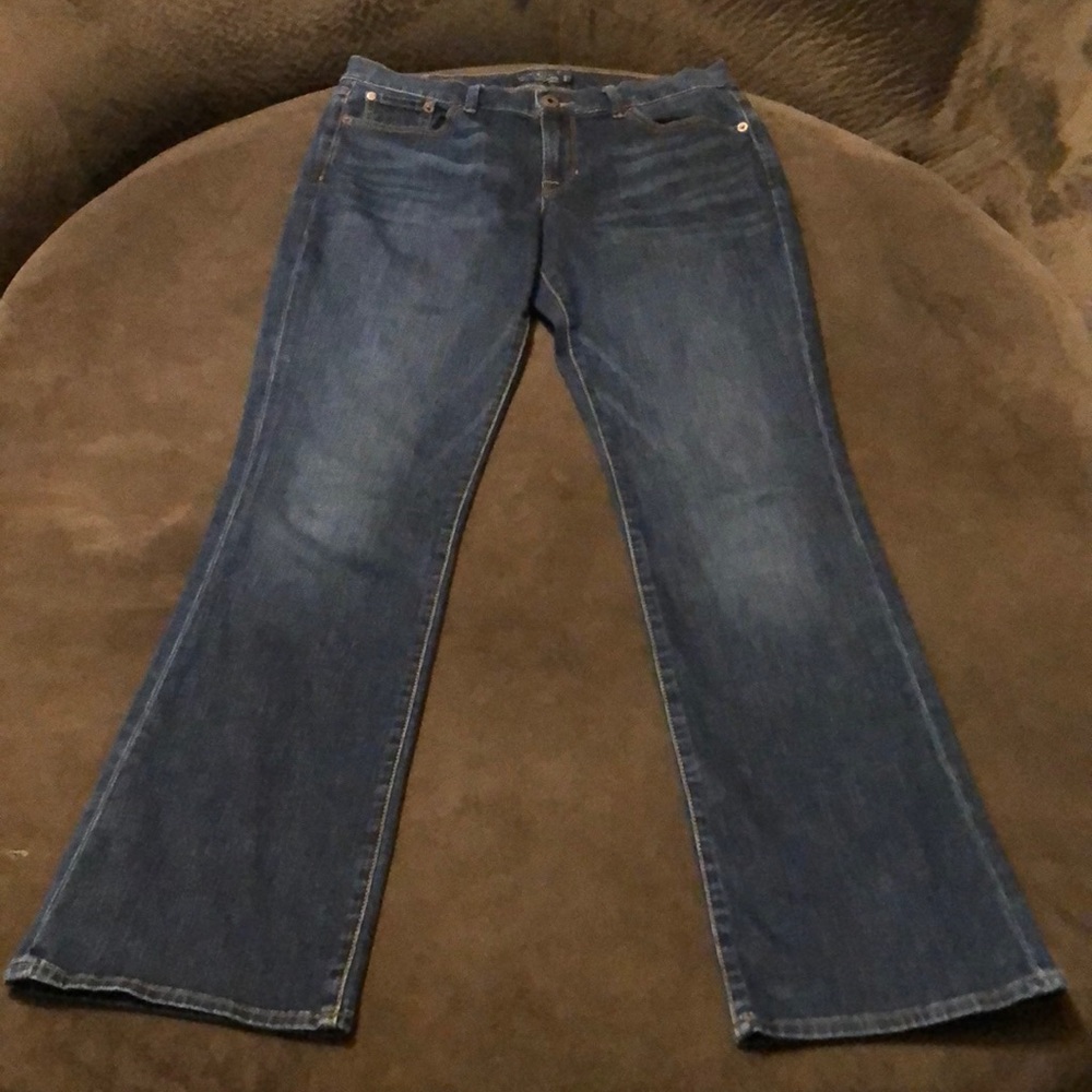 NWOT Lucky Brand Women’s Sweet Boot Stretch Jeans. Medium Blue. Size: 6/28R.